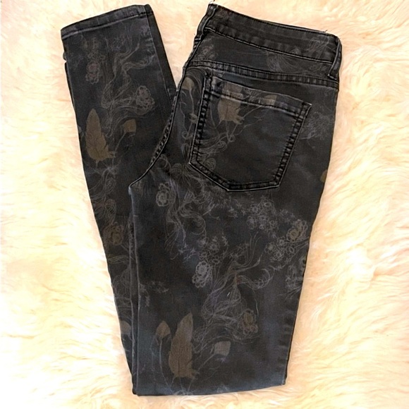 Free People Denim Black Gold Floral Print Straight High Rise Jeans - Picture 1 of 5